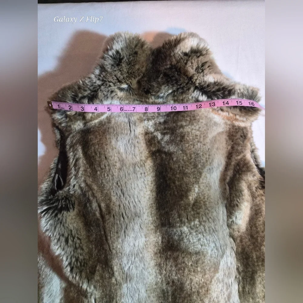 ​Neiman Marcus x Imposter Faux Fur Vest | Brown Tan Animal Friendly | Size L - Picture 7 of 8
